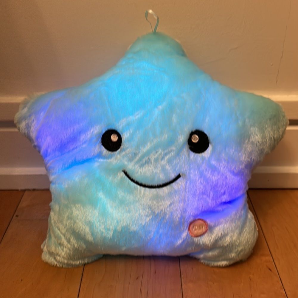 LED Star Pillow - 15”x5” - Picture 8 of 11